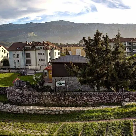 Hospederia Pinos Llanes