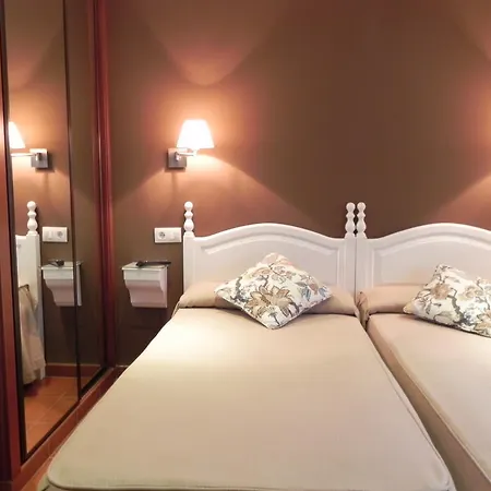 Hospederia Pinos Pensionat Llanes